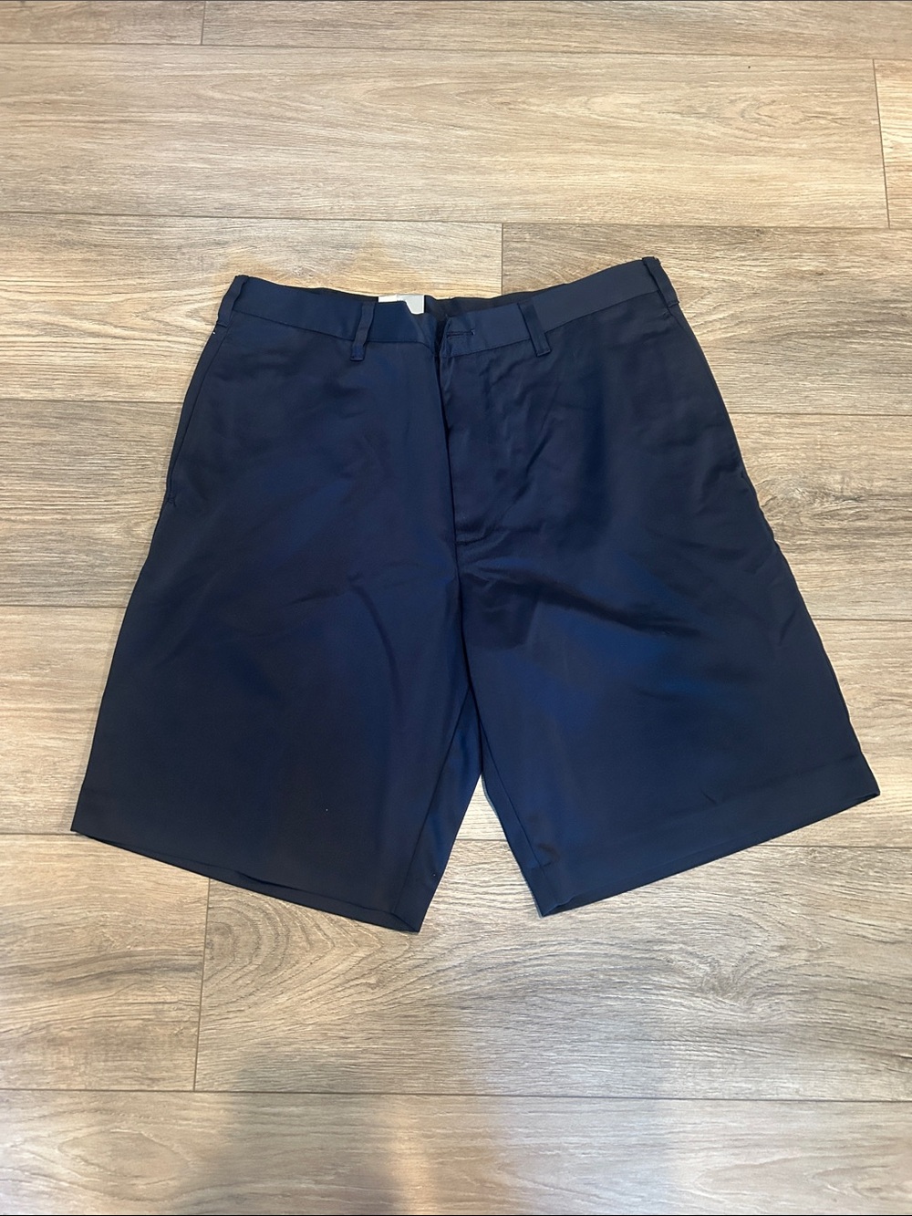 NWT Izod Men's Navy Flat-Front Performance Shorts Size 35 Waist